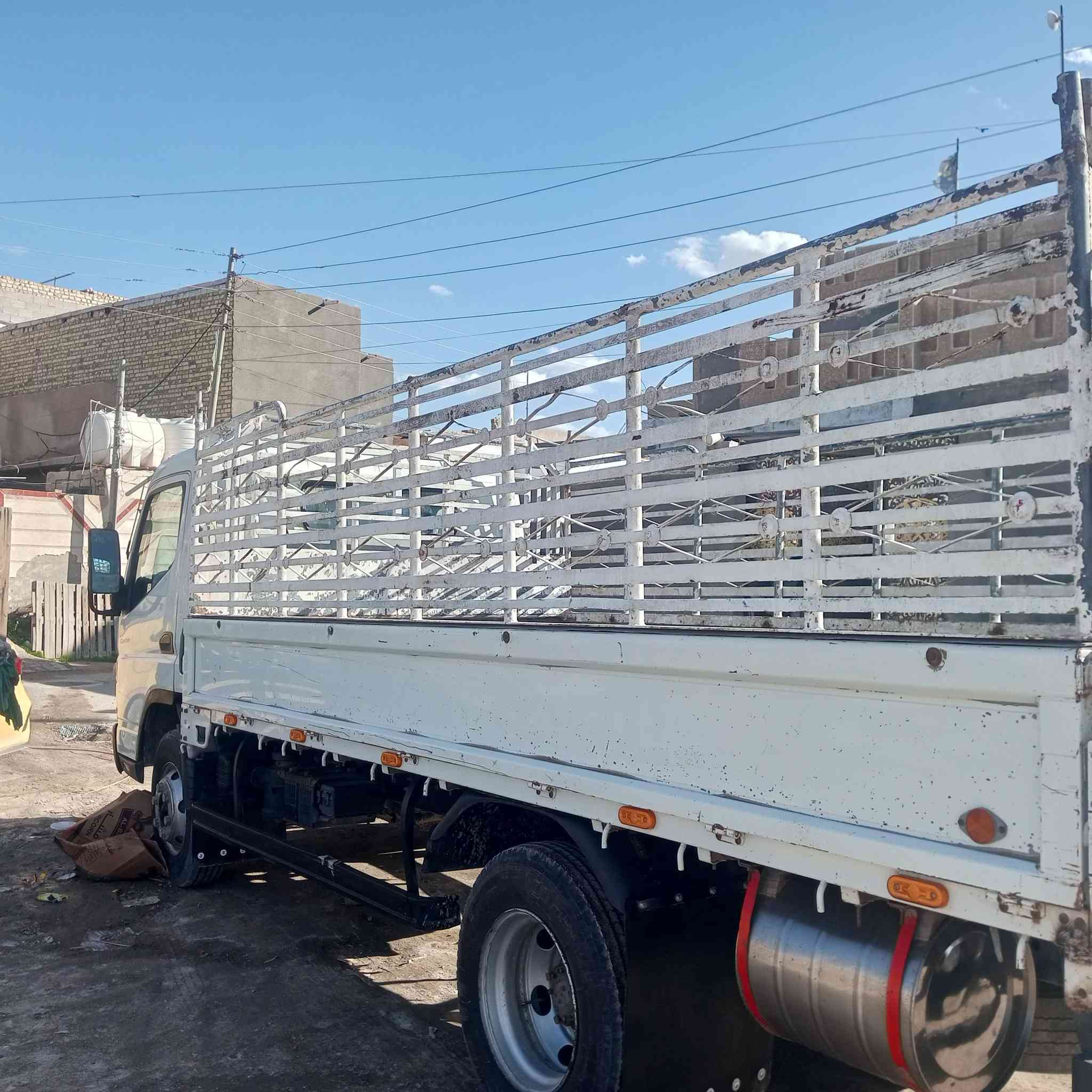 محجر كنتر للبيع نضيف عوزه صبغ السعر 450 مكان السماوه ***********
