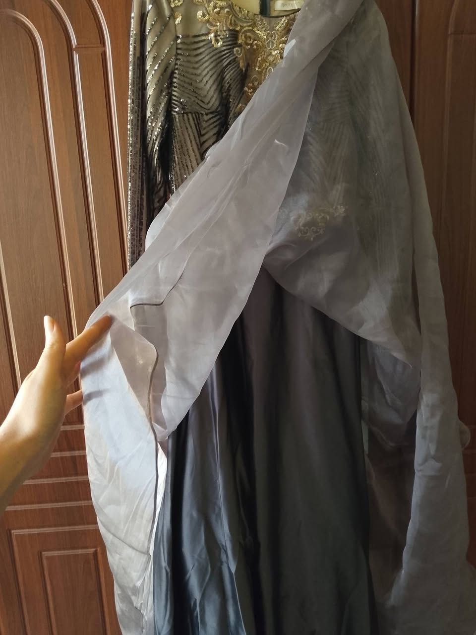 فستان مناسبات للبيع 
قياس ٤٠ /٤٢ ملبوس مرتين 

وبي بطانه ثكيله 

فقط يحتاج كوي ب اوتي بخار 

اكو توصيل ٥


**إذا كنت صاحب هذا الإعلان وتريد حذفه لأي سبب، رجاءا أرسل رسالة إلى الدعم الفني**