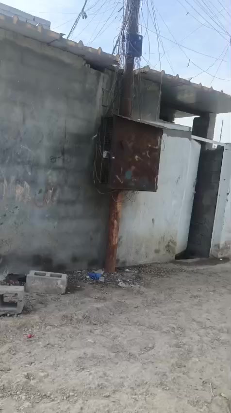 بيت ركن للبيع باعتبار قطعة
50  متر 10×5  ركن  
الشهداء بشارع السكلات
 قرب مطعم القمه بالصحفيين 
السعر 29 وبي مجال 
للتواصل متوفر واتساب 
***********
