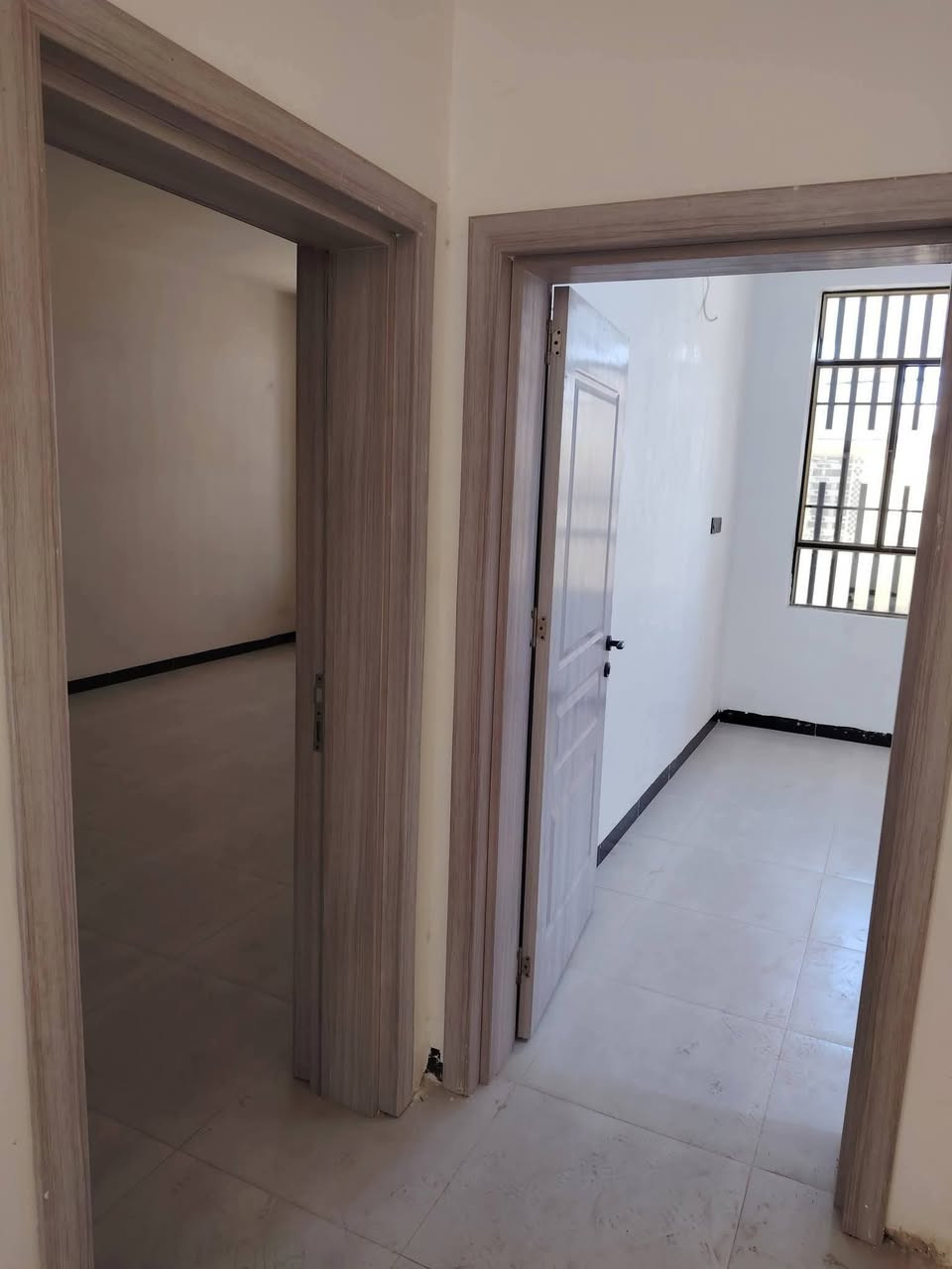 بيت للبيع والايجار  بشارع بغداد الشراي يجي خاص اويتصل برقم *********** بي واتساب
