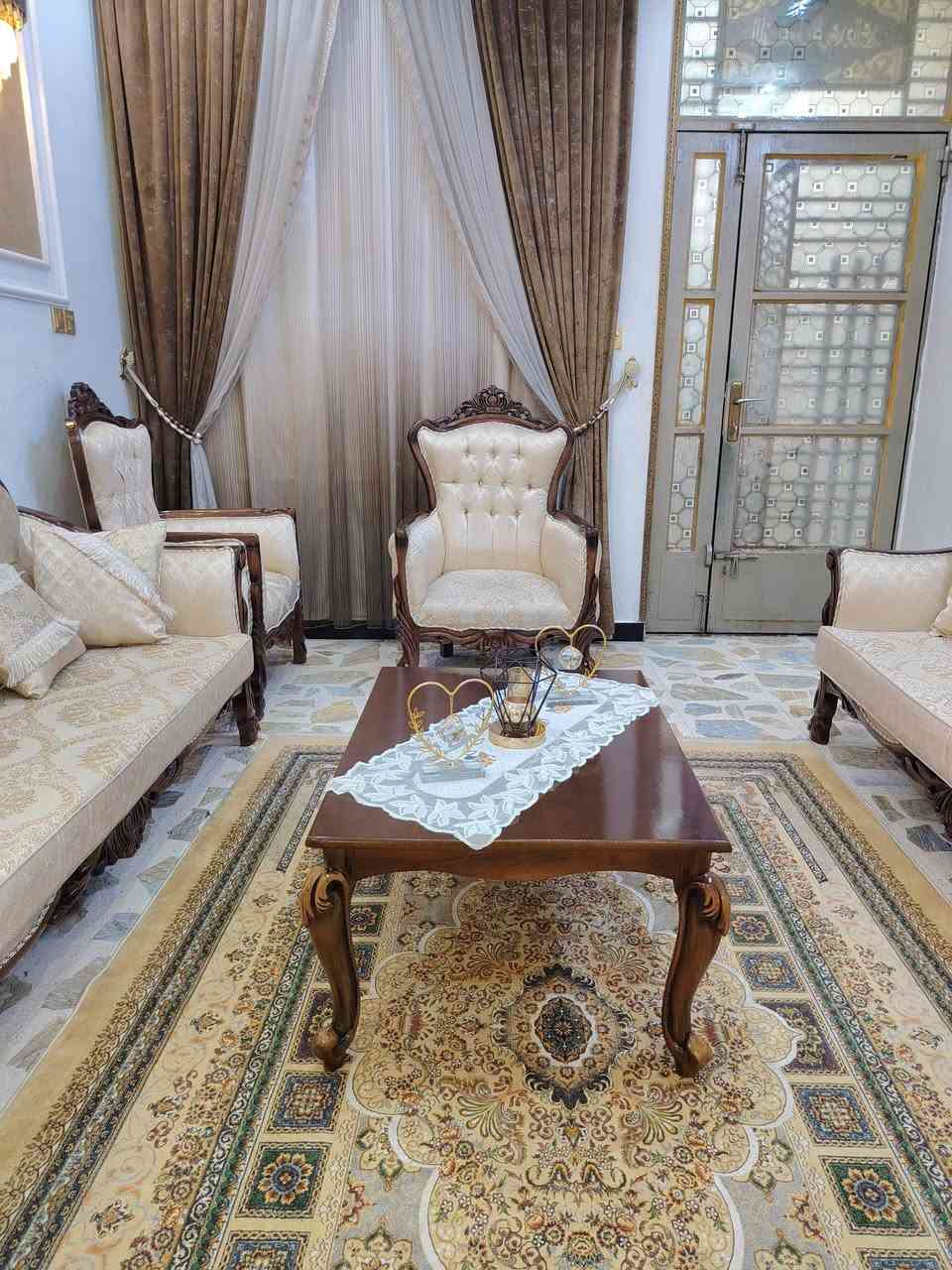 تخم زان ملكي تركي اخو الجديد 10 مقاعد مع طبله وسطيه العنوان مدينه الصدر للاستفسار خاص او الاتصال بالرقم ***********
