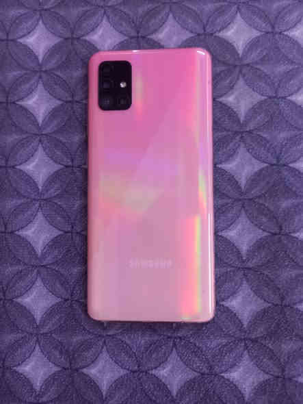 السلام عليكم كلاكسي A51 جهاز جدا نظيف مع ملحقاته استخدام بيت السعر 110 وبيه مجال
يرهم مراوس
