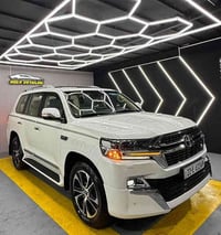 لاند كروز • ٢٠٢١ • ٤٨٠٠٠ كم