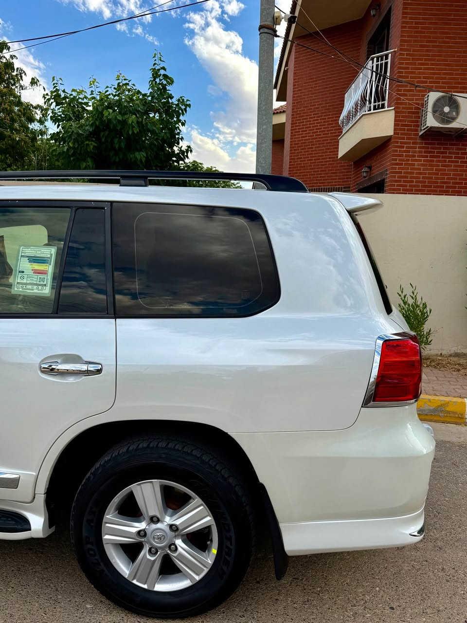 السلام عليكم 

تويتالاندكروزه ر موديل ٢٠١٣ شريكه جيهان باب اول

كفاله عامه دعامى من دعامى بشرت 
جديد ماشاءالله مابى قطره سبخ عتى دعامى بشرت
سياره حيل حلو
سبير مانازل 
بسمتين موجود
گاعيان شريكه موجود 
تخم تاير جديد
رقم و سنه وى جديد بسمى
محرك و كير جديد مامفتوح جديد جديد
١٤٠ الف ماشى حقيقى بشرت 

مواسفات ….
 
فتحه 
تشغيل عن بعد
كشن كهربا
سلاجه 
تبريد مركزى
مرايه شفت 
شاشه 
بعد هوايه مواسفات ….
 مامراوس بس بيع 

سعرها ٣٦٥ ورقه 

رقم موبايل ؛ *********** السليمانية, العراق
