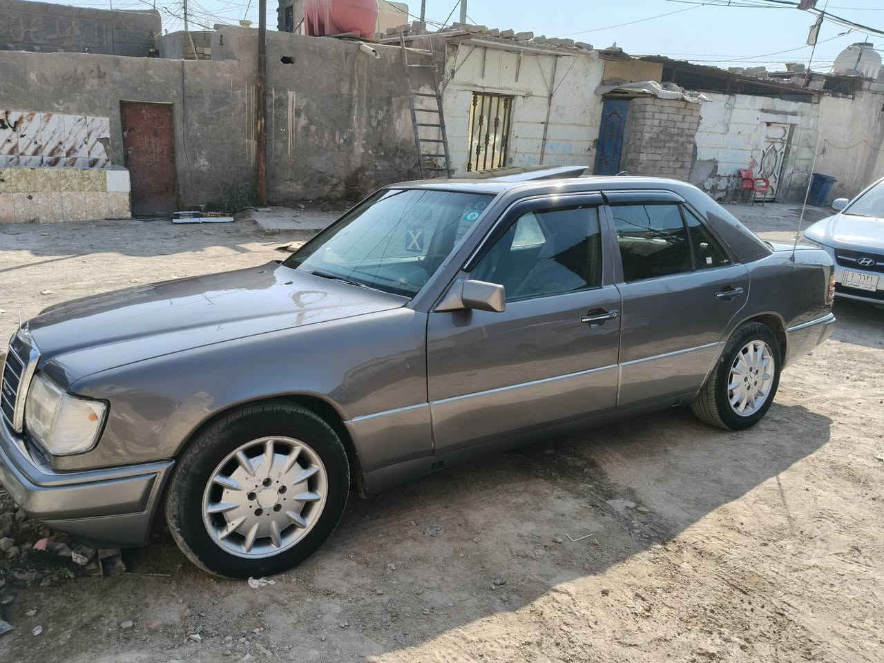 سلام عليكم (للبيع) 
مارسيدس دب 

لون فيراني 

محرك 2500VVT 

محرك جيس وكير كذالك 

تبريد /تدفئه  ثلج 

رقم بغداد بسمي 

قواعد دبلات سليمه 

سيارة مصبوغه عام جماليه بدون ضربه 

فتحه طكتين 

جام 4كهرباء مري كهرباء 

دواخل نضافه 100/90

حداديه جديده 

مضومه لايت اصلي لون شمسي 

سيارة مال جني لان تعبان عليها 

سيارة احله من صورة بهواي لان ضفت بيها هواي شغلات 

سبايدر جنطه رياضي بيها 

مكاني ناصريه مركز 

رقم الهاتف ***********

***********

سعر 65وبيها مجال
