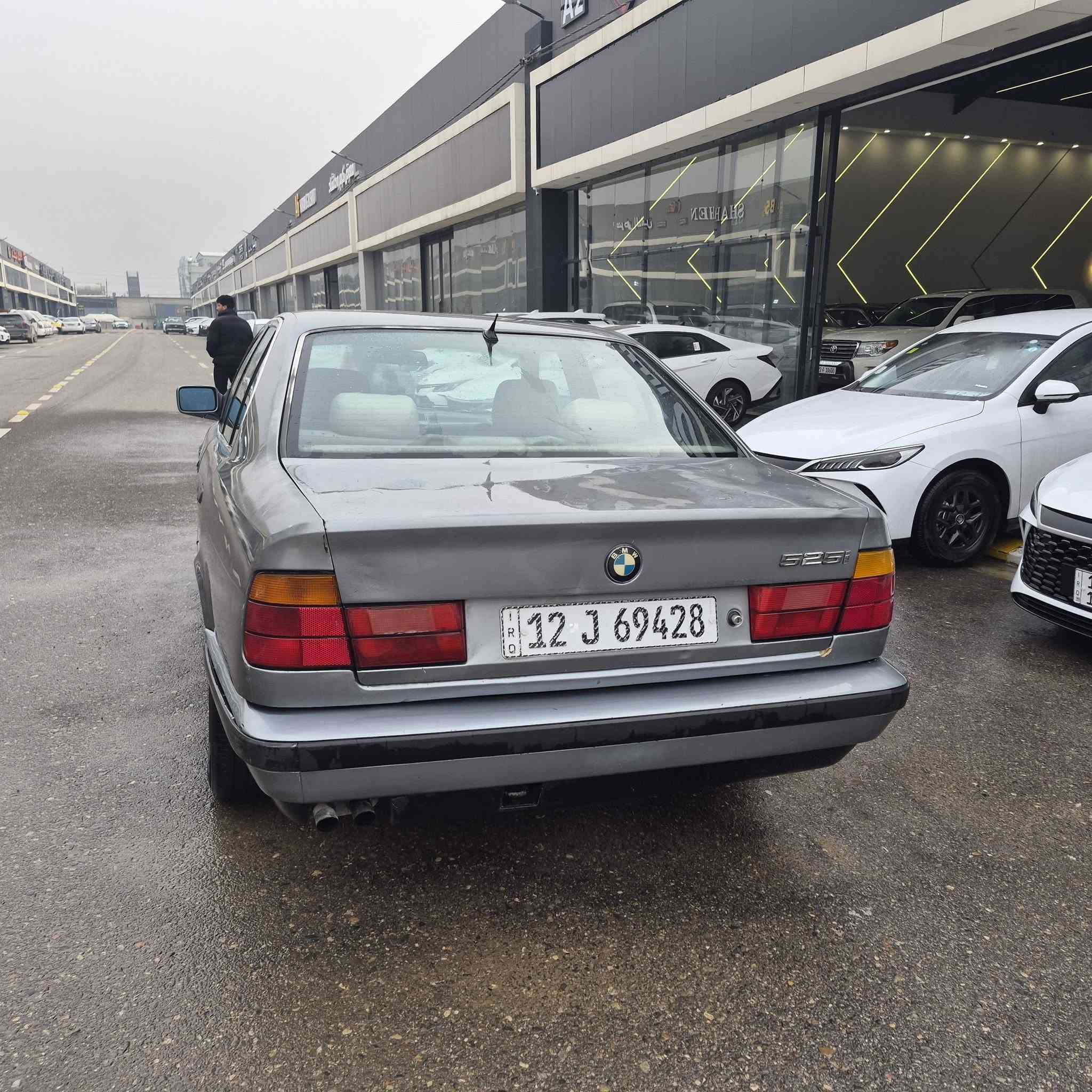 بي ام ٥٢٥ مكينة كبس 
موديل ٩٢
السيارة باسمي سنوية والهزة جدد لغاية ٣٠٣١
كير اوتوماتيك
كير مكينة طخم شرط 
السعر ٦٤ 
***********
