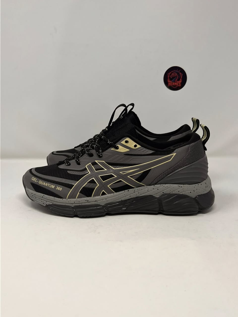 Asics gel 360 quantum
الحجم:40 (25سم)
الوصف: باله فيتنامي نظافة 💯، القطعه  بخاصية الجل  وخامه مخمل ضد الماء مريحه بالبس

السعر:   35 الف دينار عراقي.

🚚 يوجد توصيل لجميع المحافظات وجميع المناطق في العراق

ادخل انستا شوف القطع القويه المتوفره 
https://www.instagram.com/hermes.storex?igsh=MTQwdWQ4OTZ1YmxoMg%3D%3D&utm_source=qr


**إذا كنت صاحب هذا الإعلان وتريد حذفه لأي سبب، رجاءا أرسل رسالة إلى الدعم الفني**