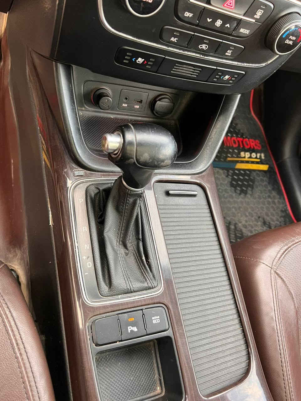 سورنتو  2013 شكل ال15
خليجيه كفاله عامه  كويتيه 
  موجود سونار وياهه بلمنشور 
فول مواصفات كويتي 1/1
6سلندر  7راكب  3قطع تبريد  
رقم بغداد تحويل ثاني يوم 
للاستفسار اتصل ***********
