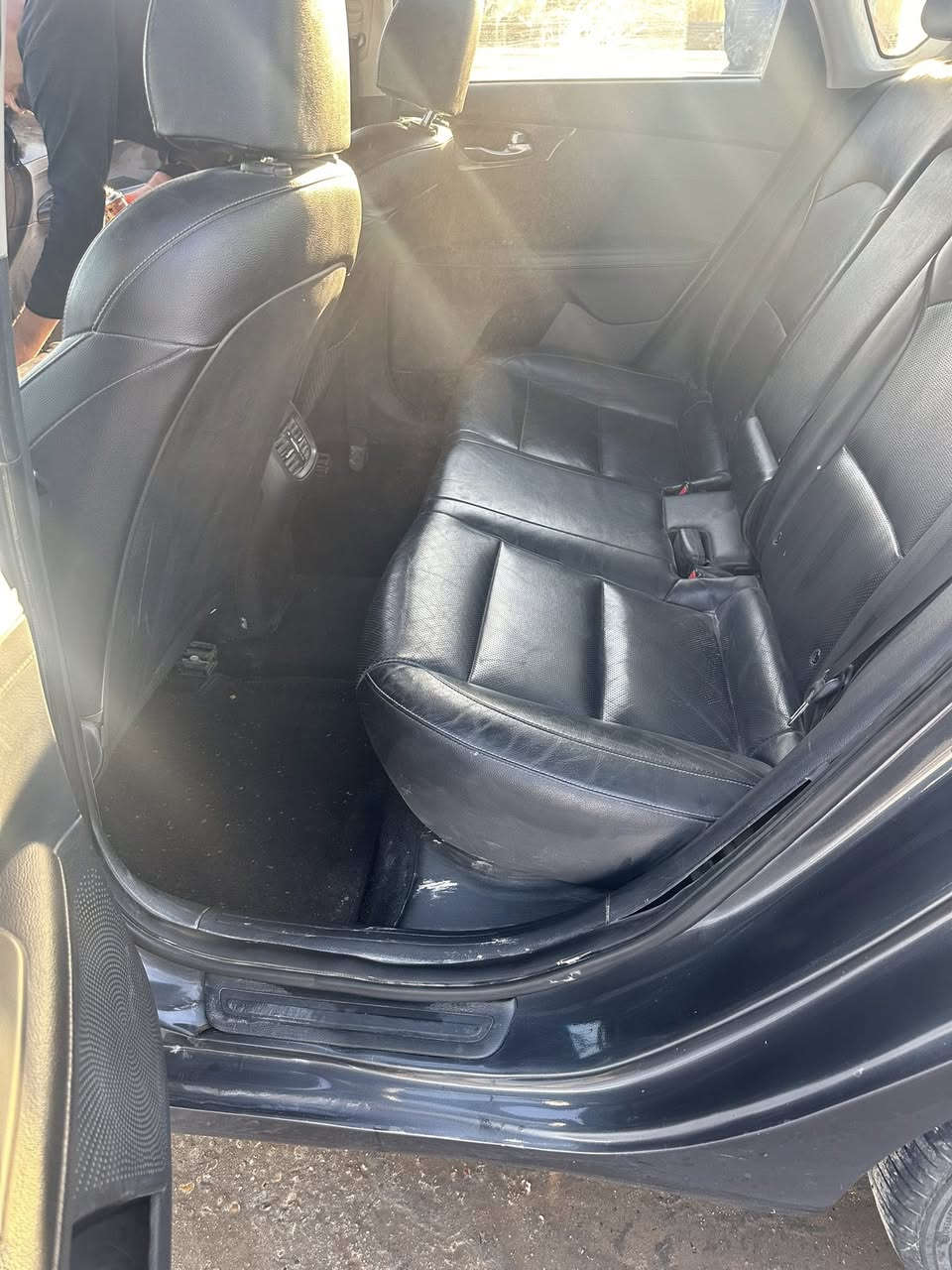 السلام عليكم سيراتو 20 للبيع   خليجي فول مواصفات مكينه 1600 كير مكينه تبريد صدر امامي خلفي وضع الشركه السياره بسمي مداور ثاني يوم    مكان السياره بابل مشروع المسيب  التفاصيل هاذا رقمي وخادم ***********.   السعر 120 وبيهه مجال
