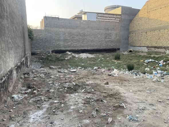 السلام عليكم 
عرصه طابو زراعي سند حديث 25
 المساحه 400م 20+20
تباع نصف المساحه
او كامل  
العنوان بابل مقابل ألعاب المدهش
فرع المولدات
تبعد عن شارع بغداد100م
استفسار ***********::::***********
