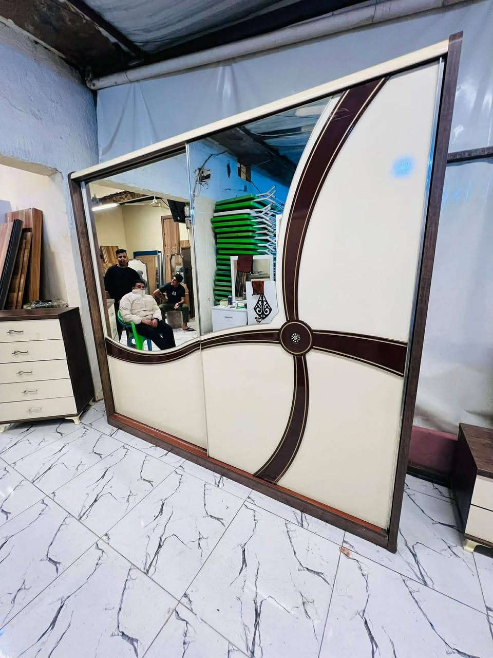 غرفة نوم مستعملة🇹🇷
نضافة٨٠ ٪💯
عدد القطع / 5
نضام / أبواب 💢 
سعرهة 500🔒
شد ونقل داخل بغداد مجاني🚛
يوجود توصيل محافضات

هدية 🎁 طابورية اضافية


**إذا كنت صاحب هذا الإعلان وتريد حذفه لأي سبب، رجاءا أرسل رسالة إلى الدعم الفني**