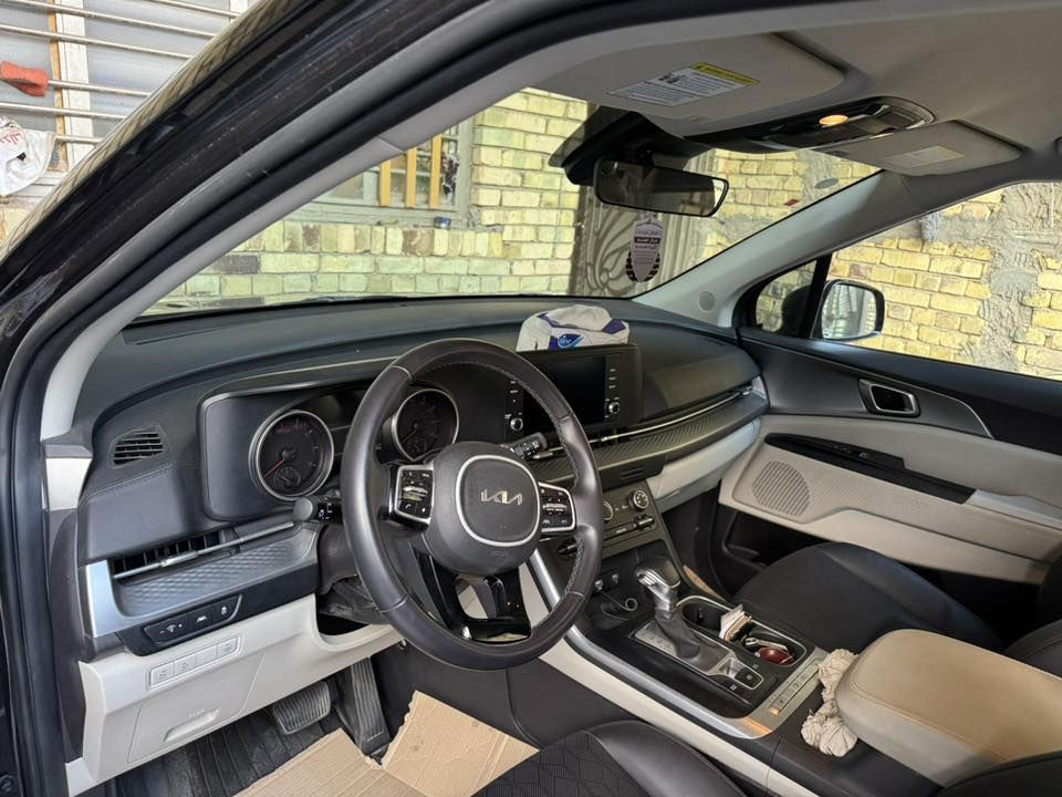 كيا كرنفال موديل ٢٠٢٤ رقم ميسان شهداء وارد امريكي بيه بنيد مبدل وصبغ وتعمير بارد بالجاملغ الامامي الايسر بدون صبغ المواصفات المعروفة السيارة ماشيه ٣٥ الف مايل السعر ٢٥٠ $ وبيه مجال مكان السيارة ميسان قضاء علي الغربي 
***********
***********
