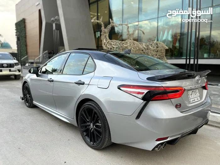 🚗 للبيع: تويوتا كامري XSE موديل 2020 (وارد أمريكي) ممتازة وجاهزة للاستخدام فوراً.

📌 المواصفات الأساسية:

 الموديل: 2020

 الفئة: XSE (أعلى فئة رياضية)

 

 المحرك: 2.500 (4اسلندر )

 الوارد: أمريكي

حادث السياره جاملغ خلفي فقط 

🌟 أبرز المميزات والتقنيات:

 فتحة سقف (بانوراما) تضفي لمسة فخامة.

 شاشة عرض كبيرة تدعم Apple CarPlay و Android Auto مع نظام صوتي متطور.

 رادارات أمامية وخلفية، نظام تنبيه مغادرة المسار، ونظام الرادار التفاعلي (رادار شحط).

 نظام مراقبة النقاط العمياء في المرايا الجانبية.

 عجلات (ويلات) ألمنيوم رياضية مقاس 19 إنش بلونين مميزين.

 إضاءة LED أمامية وخلفية بتصميم هجومي رائع.

 تشغيل ذكي (بصمة) مع دخول ذكي لجميع الأبواب.

 أنظمة قيادة متعددة (Eco / Normal / Sport) لتناسب كل الأجواء. 

رقم السياره بغداد 

السياره ماشيه 56000ml

المكان بغداد حي الجامعه

السعر 21.000$ وبيه مجال

للاستفسار***********او ***********
