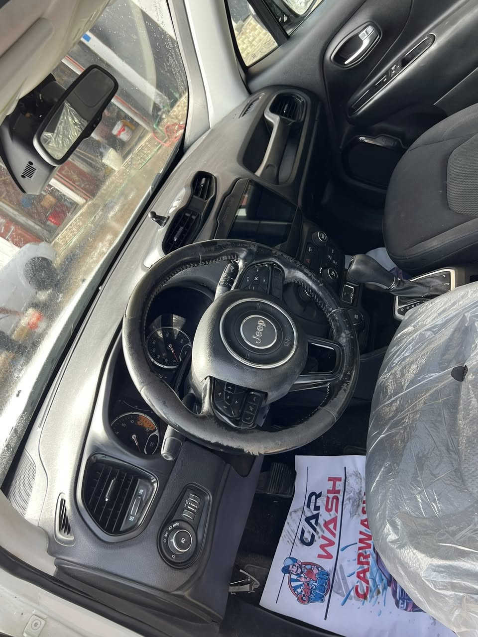 ‏سلام عليكم جيب موديل 2019 وارد أمريكي  ضررها موضح بالصور   بيع شوف العين  مكينه 2400  تحويل ثاني يوم    بيع مستعجل.  سعر 85 وبيه مجال.    ***********
