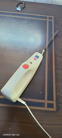 منشار كهربائي • سكين كهربائي • ناقص ليطة