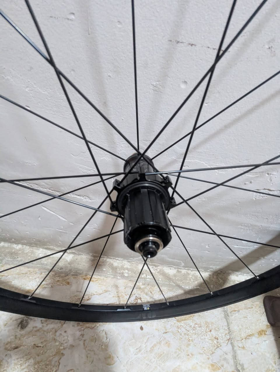 سلام عليكم
(C700)للبيع زوج ويل رود 
معدن المنيوم بطيخه كاربون 
ارتفاع ٤٠ 
كمبليون يدعم كاليبر بريك (بريك طوق )
جديد غير مستخدم 
السعر ارجو المعذره عن ذكره الي حاب يتفضل خاص او على الرقم *********** 
تحياتي
