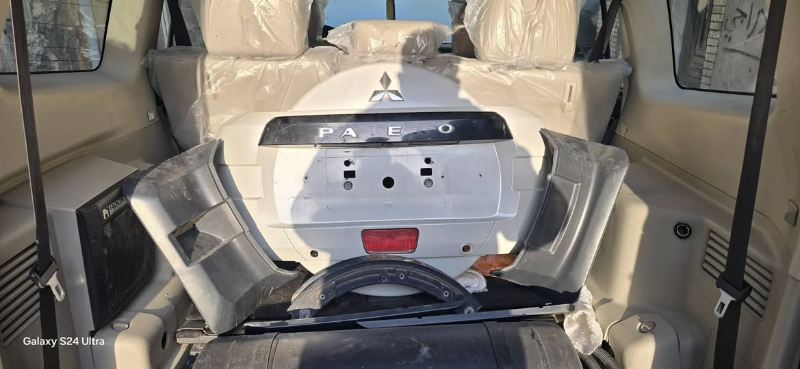 السلام عليكم
كفر سبير خلفي مع الجوانب 
والمساطر الجوه جديد بشكل 
١٥٠ نهايتهن ***********
