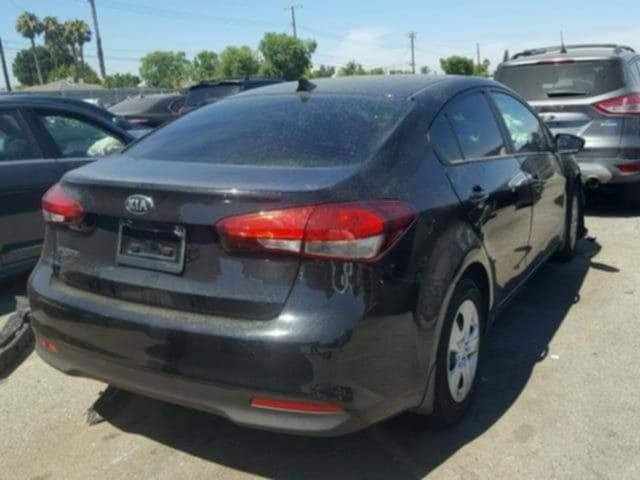 السلام عليكم فورتي للبيع موديل 2018امريكي صور لحادث ولسونار بل منشور السيارا كير مكينه تبريد جداد صدر جديد تخم تاير جديد متصرف عليه العنوان بغداد شهدا لبياع ***********
