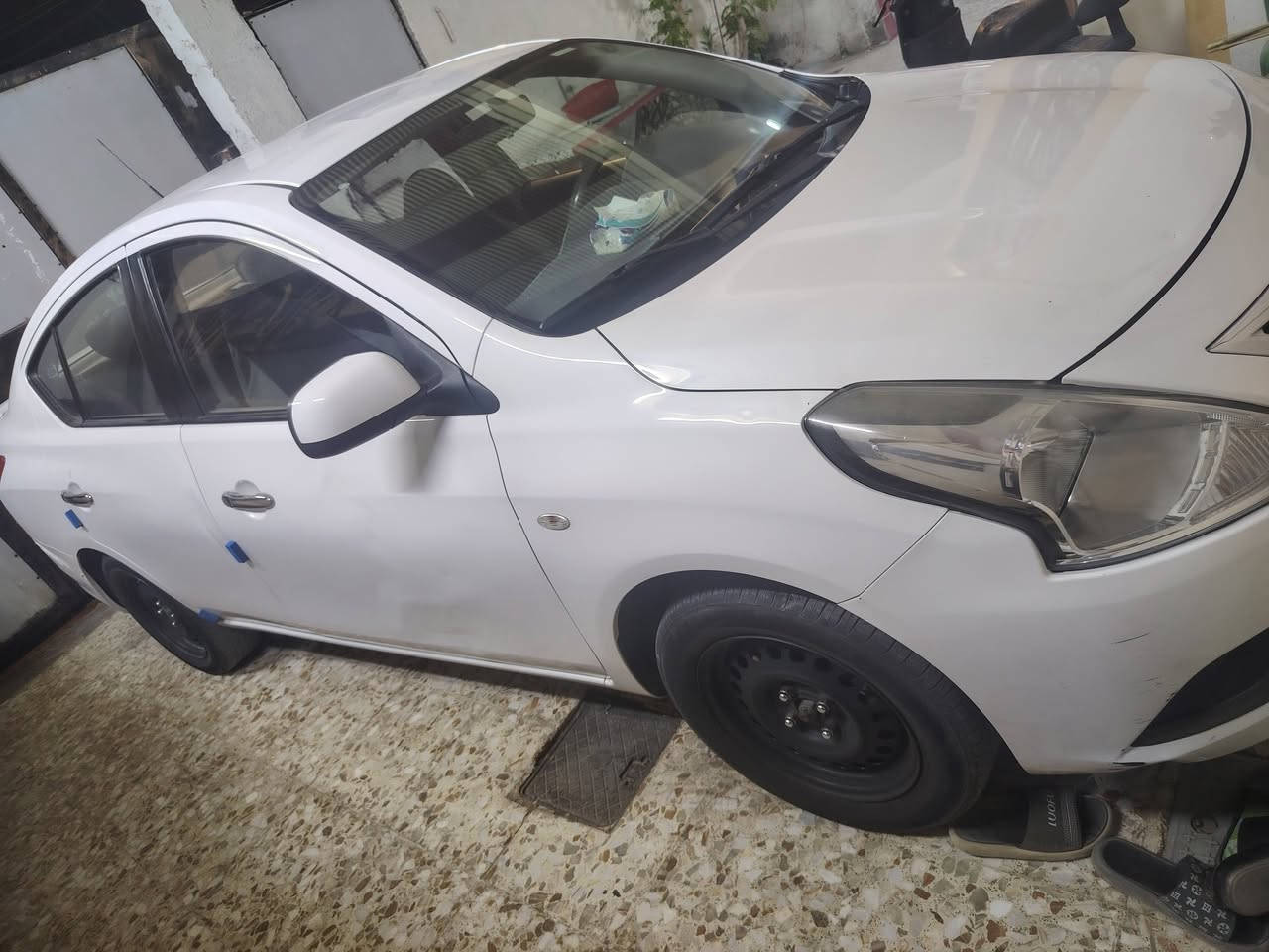 نيسان صني هندي بليته زرقه عندي وكاله بيه رقم أربيل القديم
تنتهي بشهر ١١ بيه باب عكس السايق ظربه خفيفه ورعصه باب ٢خفيفه مامصلح السعر ١٠٨ وبيه مجال َمكان السياره ابي الخصيب
*********** واتساب شاشه اندرويد وكامره
