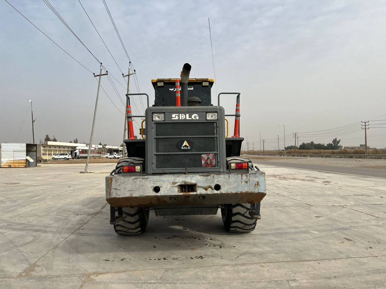 السلام عليكم شفل للبيع حجم 956 ال جي درب البحار محرك كتر  موديل 2011 مكفول كفاله عامه رقم نجف بسمي سعر 365 وبيه مجال مكان واسط#الصويرة *********** ساعات العمل 75 الف ساعه
