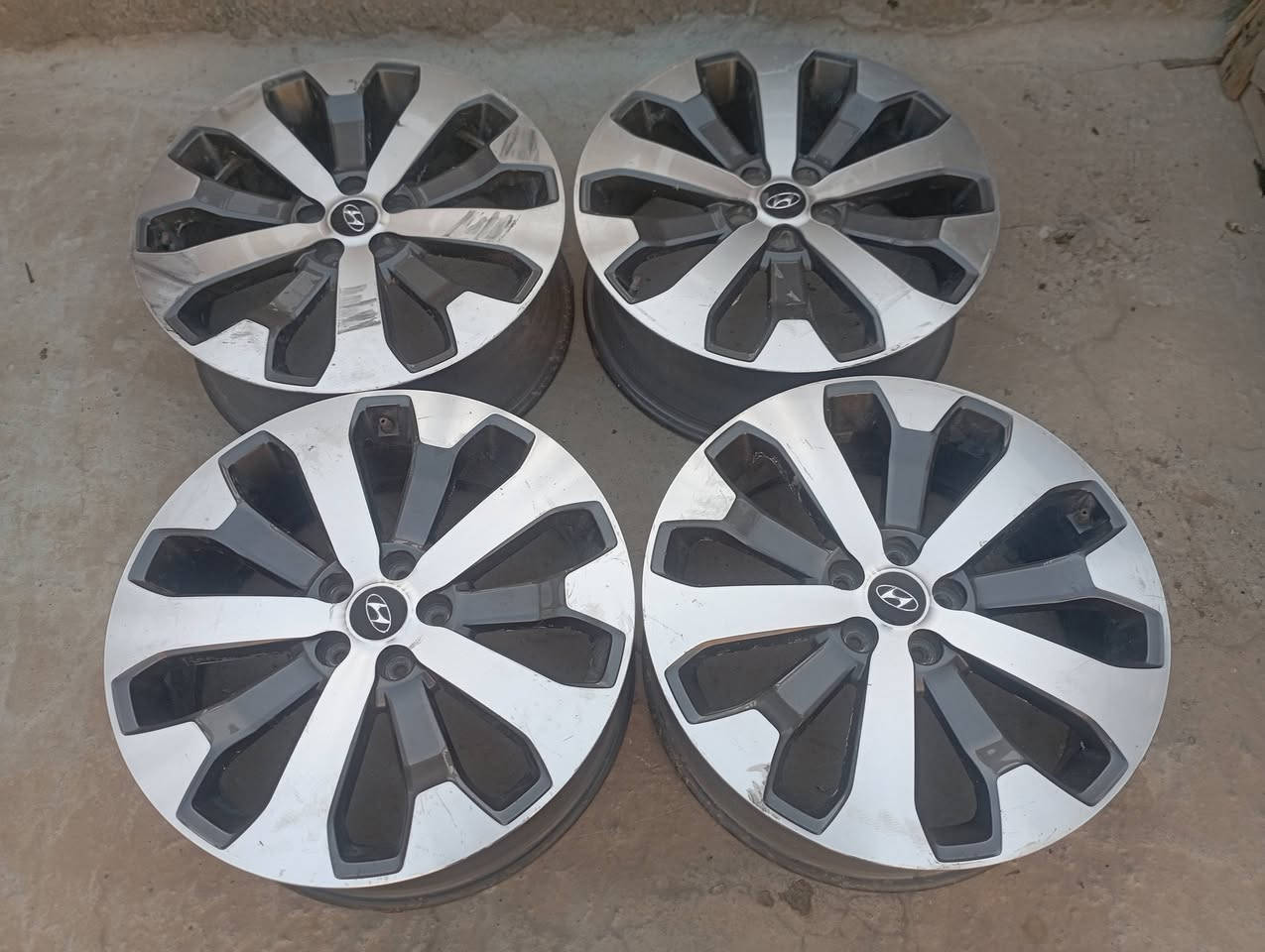 السلام عليكم
تخم ويل كب تيلورايد موديل 2022
نسبه نظافتهن 90ب 100
السعر /3 ورقات وبيهن مجال
***********
