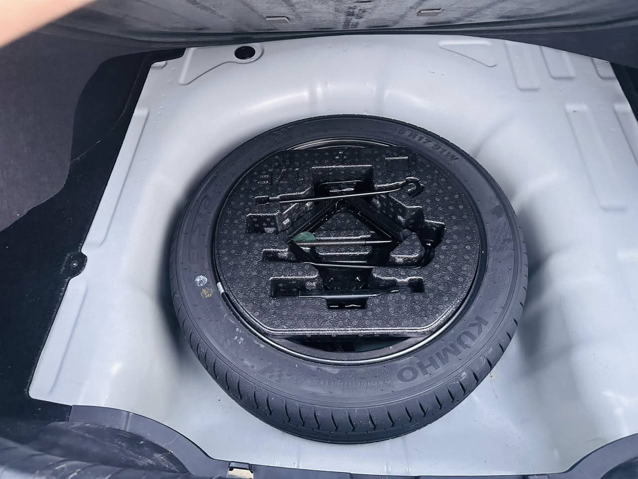 سلام عليكم 🤝
الانترا موديل 2026 خليجي اصلي 🫶
ام الضمان 
مكينه 2000
ماشيه 12 الف 😉
كفاله عامه عامه ولاخدش ولارصعه 
فول الفول 
1-بصمه 
2-فتحه 
3-شفات استيرن 
4-جنطه ذكيه 
5-كراسي بارد ❄️
6-كرسي السايق كهرباء ⚡️ 
7-قطعتين تبريد ❄️
8-لد نهاري 
9-كير IT
10-مري شفظ 
11-رادارات 
12-سايد بريك بصمه 
13-ثلاث انظمه قياده 
14-ويل كب حجم 17
15-خمسه ويل كب 
ملاحضه بيه بعد هواي مواصفات 
رقم بغداد تحويل ثاني يوم  
السعر 💵205$ وبيه مجال 
العنوان بغداد اليباع الشرطه الرابعه 
هـ  ***********
