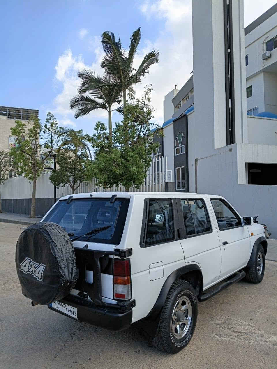 #Nissan_Pathfinder_Model_94
Moter vites mikanik cherkee 
Super nadafee / Full option 
Farch jdid / 4WD / March pied 
ماشي 186 ألف / بعدو بوية شركة 
موجود بي طرابلس أبو سمراء 
تليفون 76168406
سعره 2500 دولار 
ما في حوادث / كيان شركة 
مسجل بعمل صك بيع بإسم لشاري 
رنج خارق لجمال ونضافة طرابلس, لبنان


**إذا كنت صاحب هذا الإعلان وتريد حذفه لأي سبب، رجاءا أرسل رسالة إلى الدعم الفني**