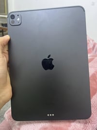 ايباد برو معالج m4ذاكره 256 بطاريه 94 كامل ملحقاته نضافه 100‎%‎ سعره 9...