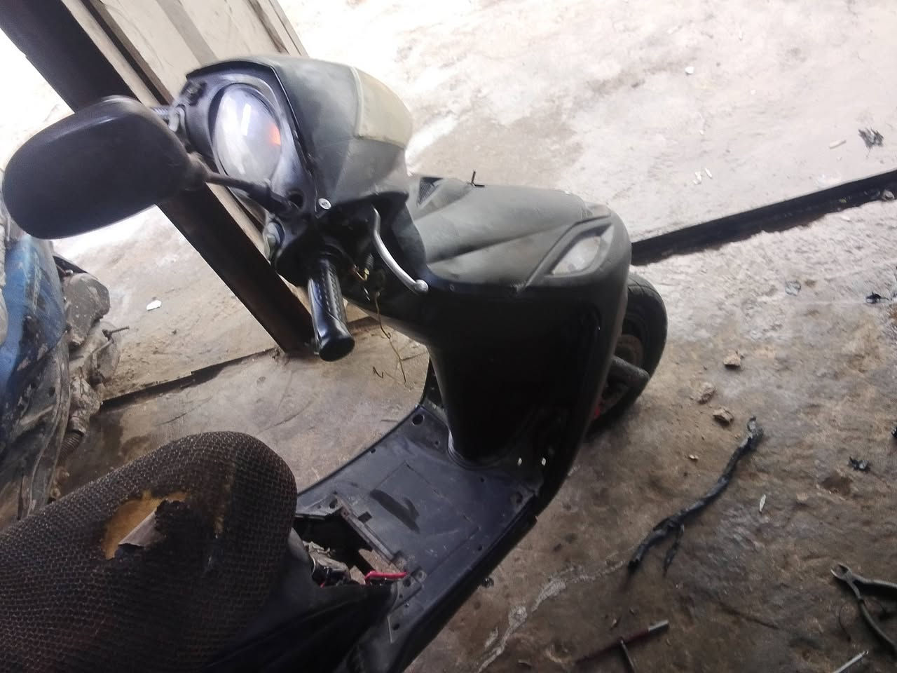 سلام عليكم دراجه للبيع ماكس 140 السعر 125وبيهة مجال مكان لامين سكينه رقم ***********
