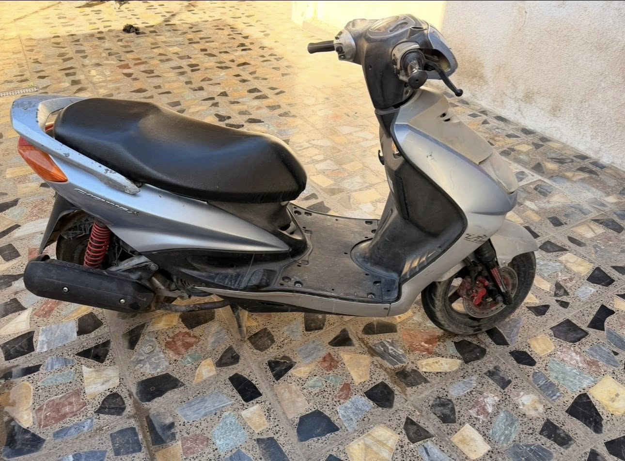 سكنس كوري ١٤٠ نضيفه كلش
كفرات بلاديه محرك نضيف 
كله شغاله عدادات ولد واشاير 

السعر ٥٠٠ وبيه مجال بسيط

***********
