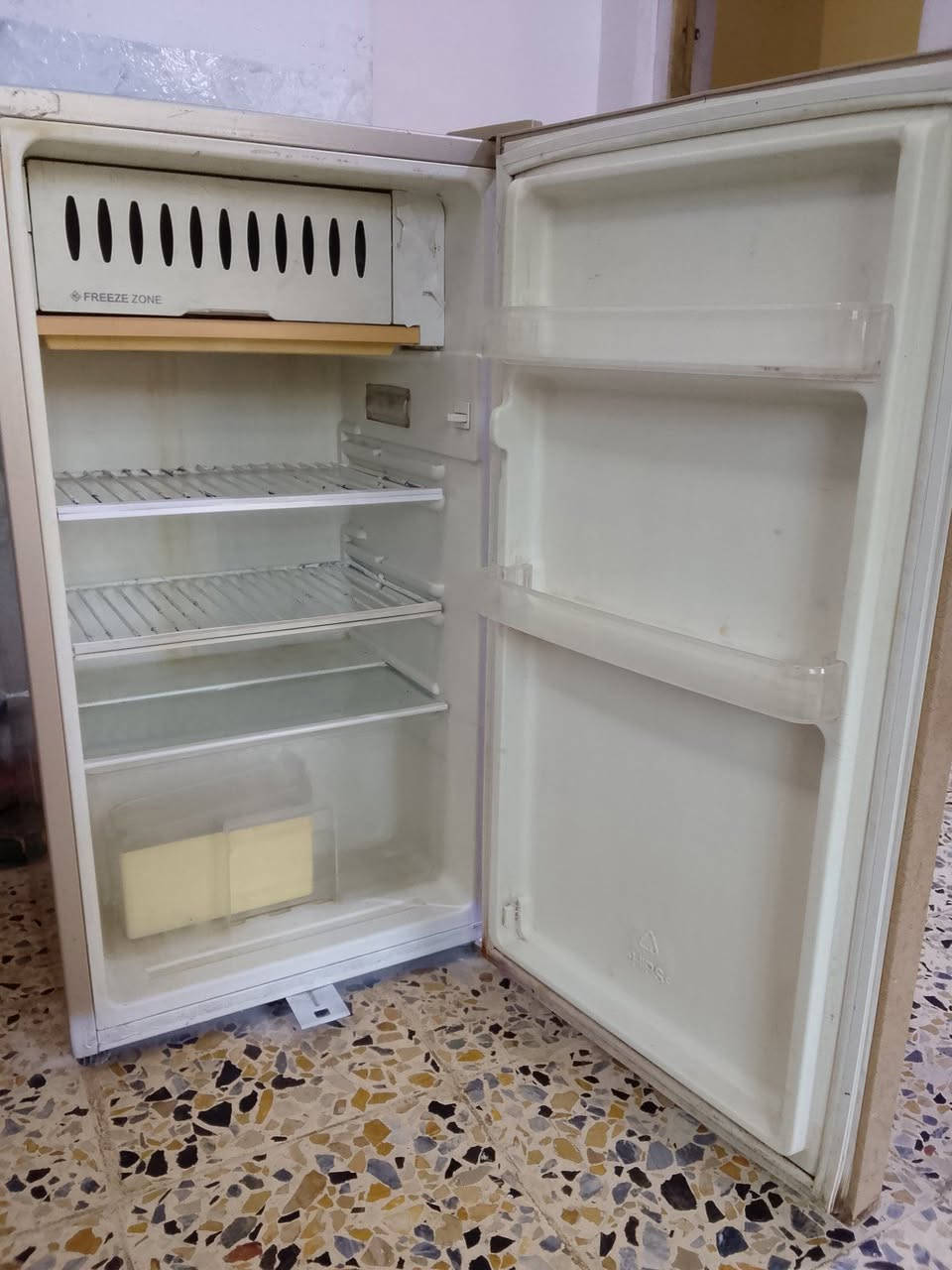 ثلاجه نضيفه تجميده قوي ماداخله تصليح سعر ٦٥ الف مكان بخدمات مصقط


**إذا كنت صاحب هذا الإعلان وتريد حذفه لأي سبب، رجاءا أرسل رسالة إلى الدعم الفني**