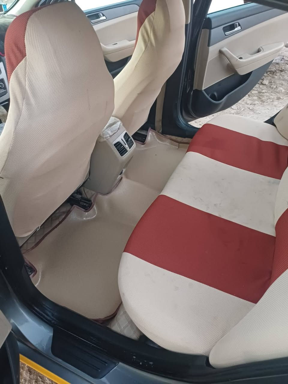 سوناتا موديل ٢٠١٨ خليجي محرك ٢٤٠٠دوش رقم الجديد تحويل مباشر سياره جديده بيه ملاحظة بسيطه 
 معروضه 148وبيه مجال 
الاتصال على الرقم ***********
***********
