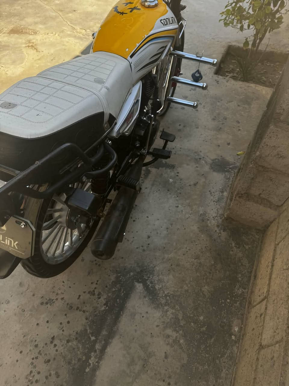 سلام عليكم دراجه للبيع موديل 25 هذا رقم الهاتف ما متواجد على الخاص***********
