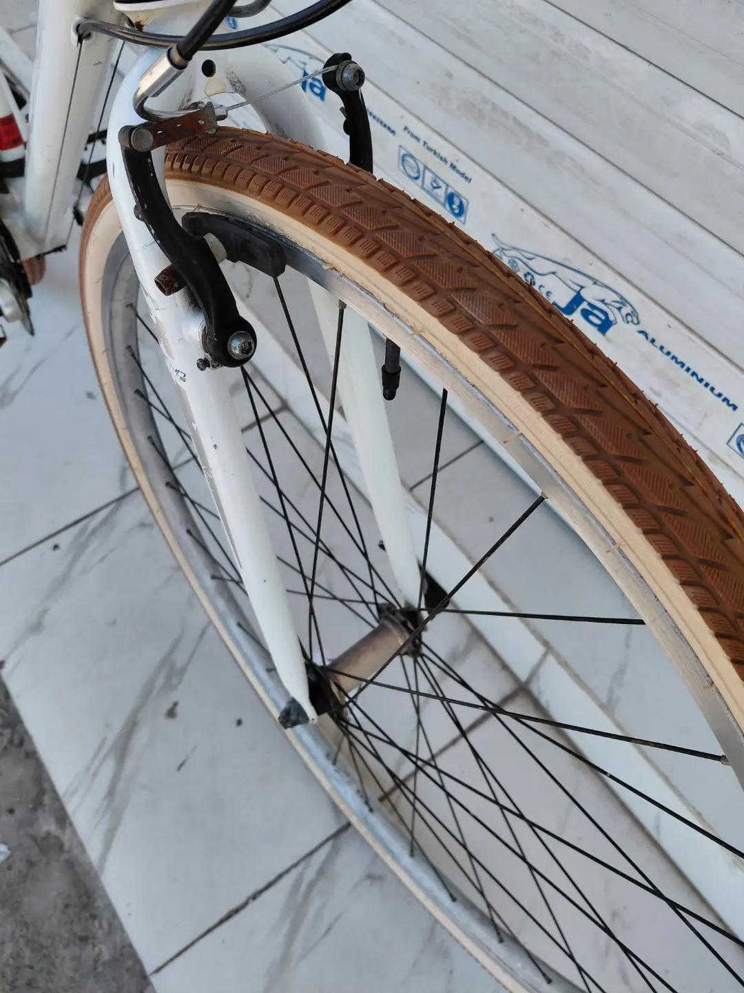 PRECISION C700 ارتفاع الفريم 46 فول المنيوم ماشة حديد 3 × 8 سرعات من SHIMANO ويالة طبقتين كمبليون تايرات 700 / 37 جاهز ومرتب السعر 165 الف شامل التوصيل    ✈يوجد توصيل لجميع المحافضات ✈ كركوك مدخل سايدين حي الاسرى والمفقودين  معرض ابو شيفان ( *********** )
