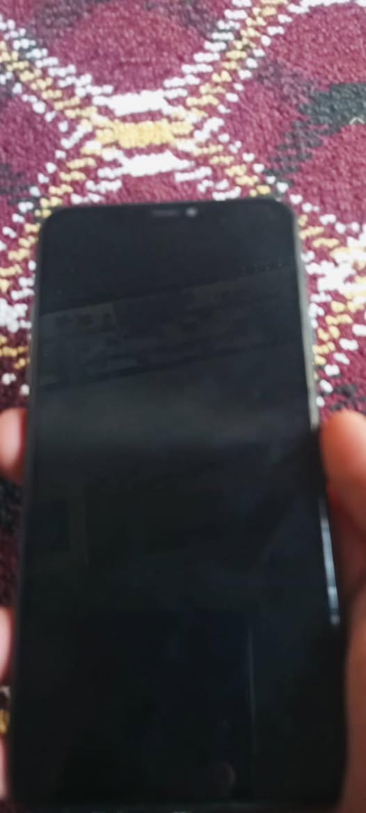 سلام عليكم  للبيع ايفون11 برو ماكس
مبدل شاشه و بي خلل بل شاشه 
بطاريه 88 وكاله ممبدله 
نظافه 90/100
السعر 375 بي مجال  بسيط￼
العنوان تكريت القادسيه قطعه 500
رقم الهاتف ***********
