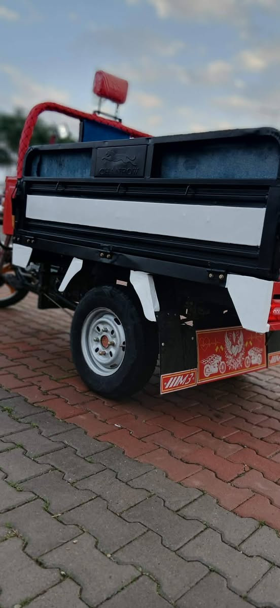 السلام عليكم ستوته للبيع اي  عيب ما بيه كهربائيات شغاله  ركبه شرط محرك شرط موديل2021 السعر مليون و 100 وبي مجال بسيط عنواني كركوك  اخوان عالخاص ما اجاوب .وهذا رقمي***********
