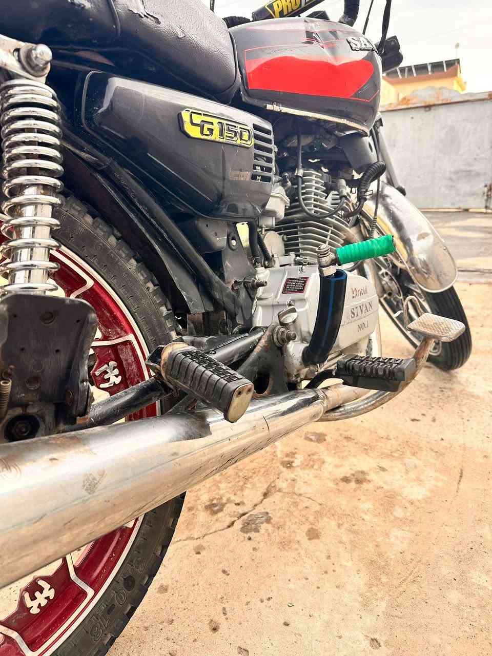 السلام عليكم دراجه سيفان موديل 19 وزن ثقيل محدث شلعه ومعدل خير من الله كهربائيات كلها شغاله اشاير لايت عالي ناصي نكره سلف (ملاحضه) الويل الكدام بي عواج شي قليل ومامئثر السعر 330 وبي مجال المكان بيجي


**إذا كنت صاحب هذا الإعلان وتريد حذفه لأي سبب، رجاءا أرسل رسالة إلى الدعم الفني**