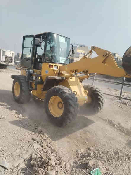 للبيع شفل كوماتسو حجم 100 مكفول كفاله عامعه شفل جديد تخم تاير كير مكانيك قماره دور دفع رفع خير من الله موديل 2018 السعر 320اتصال ع الرقم ***********
