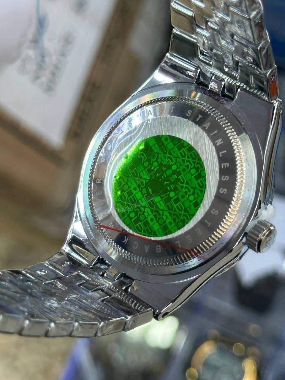 ساعة رولكس ماركه عالميه Rolex Land-Dweller
المواصفات
زجاج زفير مقاوم للخدوش
تاريخ الشهر
مقاومه لرذاذ الماء
مصنوعه من ستانلس ستيل مقاوم للصدء مع العلبه وكارتات الضمان والكتيبات والكيس مالتها (بكج ملكي)
جان سعرها ٣٣ حاليا فقط ٢٤ الف
شرط الفحص امام المندوب
على اول تم 22 الف فقط @الجميع


**إذا كنت صاحب هذا الإعلان وتريد حذفه لأي سبب، رجاءا أرسل رسالة إلى الدعم الفني**