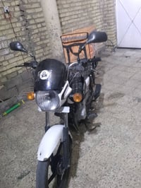للبيع سعره 1850 وبيه مجال 07715252990