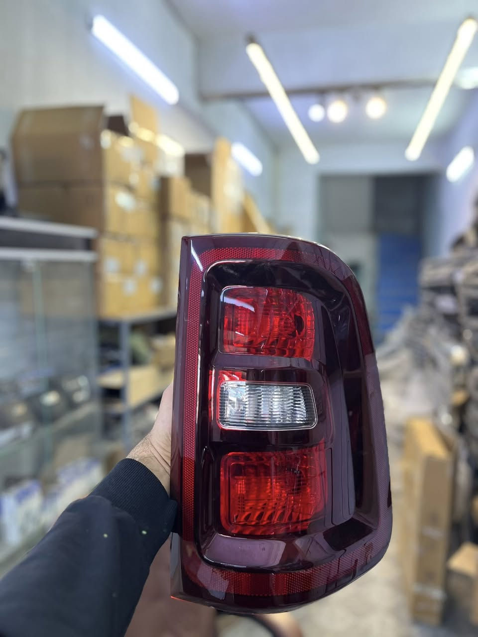 بدي كت للادوات وكماليات السيارات الامريكيه ✅
*********** 

وصل حديثا بك لايت DOOG RAM 20205✅

متوفر اسود (بلاك اديشن+ احمر ) ✅

متوفر توصيل جميع محافظات العراق 
***********ً
