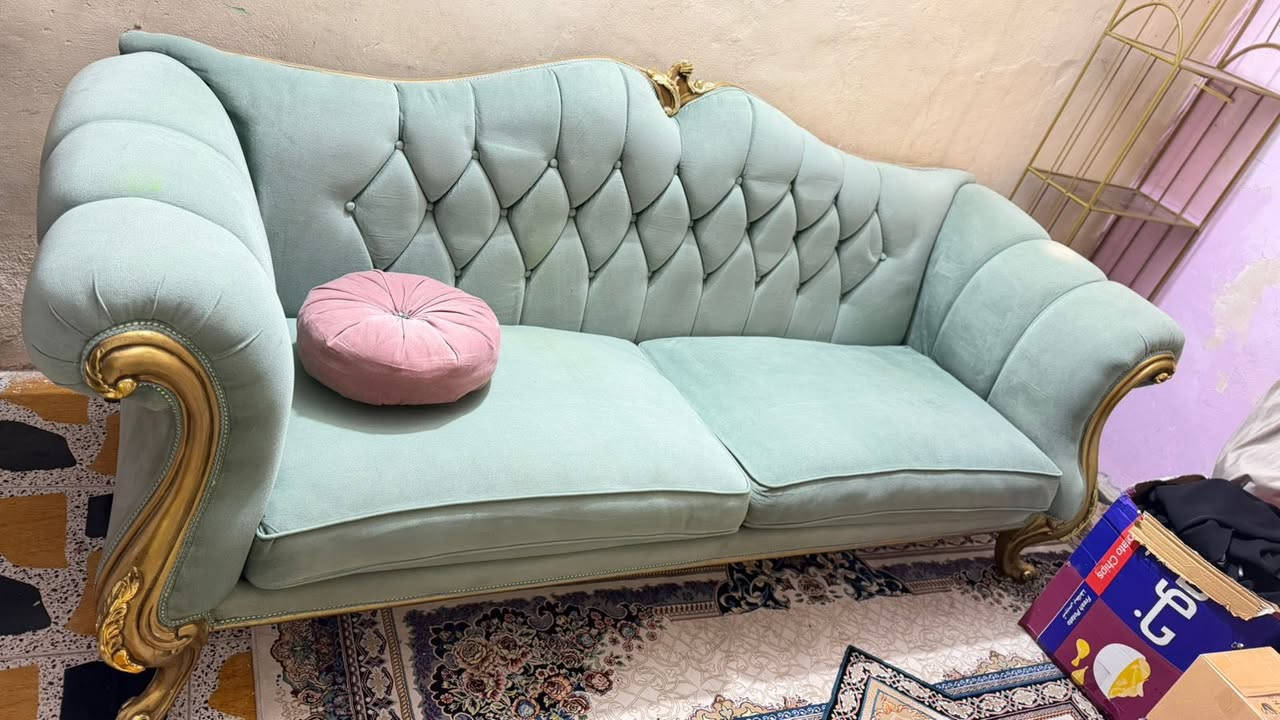 طخم ملكي للبيع نضيف السعر مليون وبي مجال 
العنوان ذي قار سومر الاتواصل والاستفسار ***********
