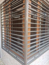 حداد سفري • ابواب وشبابيك • غرف سندويج بنل