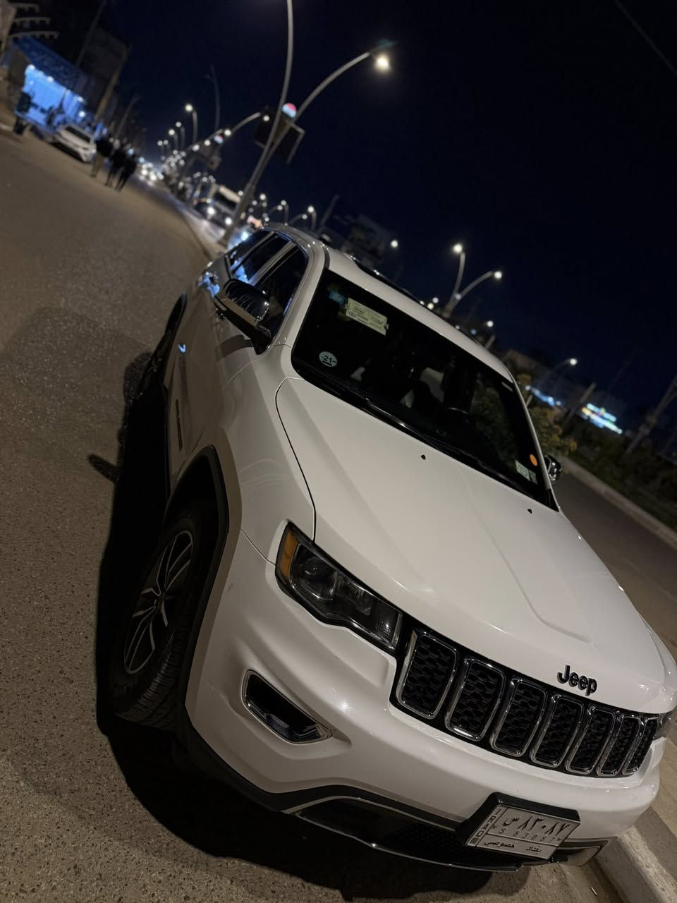 السلام عليكم   ( للبيع فقط )
السعر  265 وبيه مجال بسيط للشراي يخابرني ويامر امر

جيب كراند شيروكي ( JEEP GRAND CHEROKEE )   

اللون : ابيض 

الفئه : LIMITED PLUS  

موديل: 2021

رقم السياره: بغداد تحويل اي وقت   

المحرك: 6 سلندر 3600 ( كفاله )

المسافه المقطوعه : 40 MI

حاله السياره :  (تقرير غرق تعمل وتسير شرط قطره مابيه وشرط الفحص ) كفاله من الصبغ ( لاضربه ولاصبغ ولاتبديل ولافتح ) 
**********************************************
1- فتحه سقف ( سلايد رووف )
2-كاميرا خلفيه دواره 
3- شاشه كبيره مع نظام ملاحه نفكيشن GPS
4- رادار خلفي وجانبي 
5- توقف ذاتي عند فتح الباب
6- داخل جلد اسود بلاد  
7- دخول ذكي بصمه
8- سستم صوت الباين مع سماعات الباين 
9- شفتات استيرن 
10- حساسات خلفيه واماميه
11- المقاعد الاماميه ( حضن ) وكهرباء
12- مرايا متحسسه للاضاء العاليه + نقطه عمياء 
13- المصابيح زنون بلاد ( عالي وناصي )
14- شاشات خلفيه بلاد 
15- مري قلاب + اشاره بالمري + هيتر بالمري
16- المقاعد الاماميه والخلفيه تدفىه وتبريد مع استيرن تدفئه
17- كرسي السائق خزن ميموري ( وضعيات الجلوس )
18- جنطه كهرباء 
19- استيرن كهرباء 
20- دفع رباعي 4*4
***********************************************
*السياره نظيفه وناصبه وكدامكم الصور ومابيه نقص* كير تبريد كفاله ع وضع الشركه  

مكان السياره : ذي قار ( ناصريه )

 ***********
واسف ع الاطاله
