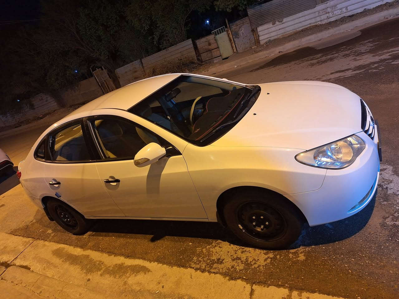 سلام عليكم النترا مديل ١٠ جليجي مكينه 1600 سياره كفاله من ضربه و صبغ مكان سياره بغداد رقم  ***********
