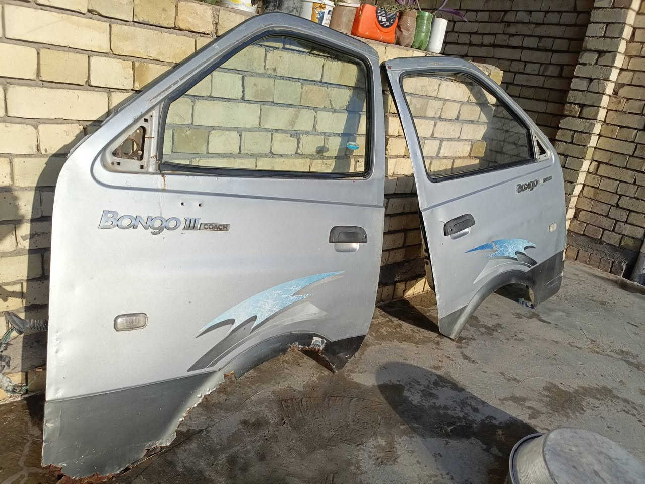 السلام عليكم .. بوب منغولي للبيع السعر 250 وبيهن مجال حك الجية .. الابطاين أبلادي ونظيفة مغلفهن للجمالية  .. بغداد المعامل ***********
