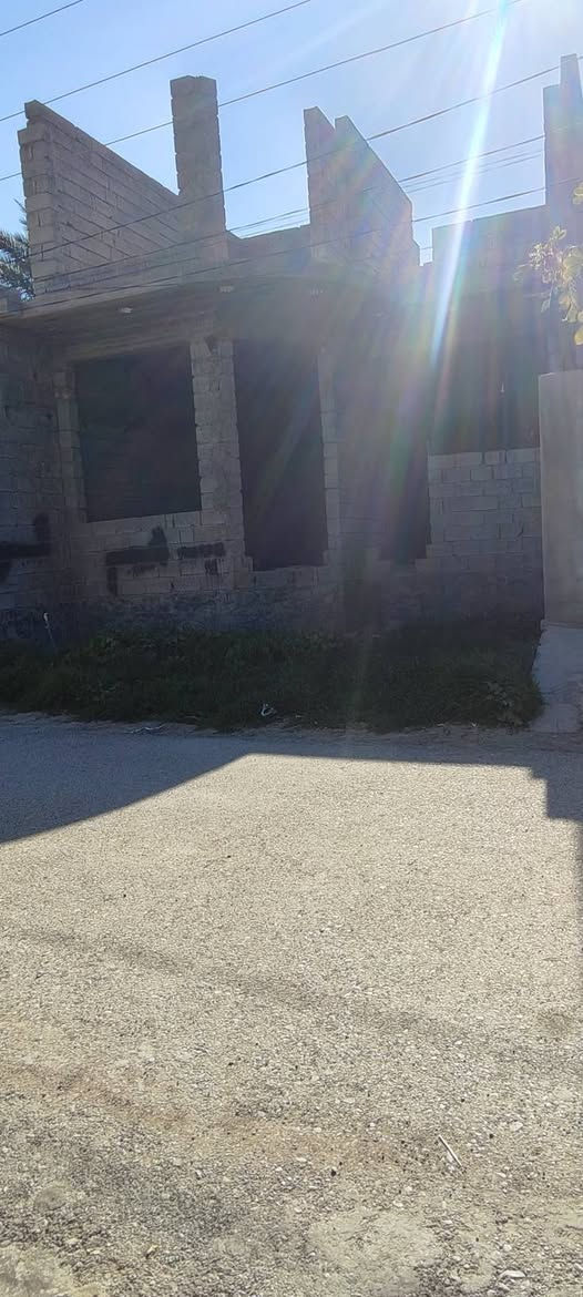 هيكل للبيع المسحة 140م عنوان المقدادية الاحمر يبعد عن الشارع العام 20 متر للاستفسار  اكثر ***********
