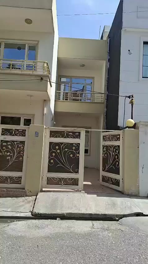 بيت في 121 گولان مساحته 110 متر طابقين اربع غرف نوم وهول ومطبخ حمامين ومرافقين وكراج
سعره 450 قفل 
التواصل حصراً على واتساب هذا الرقم

 ***********
