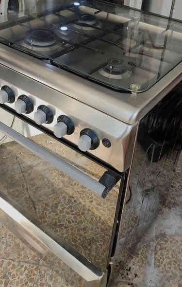 طباخ ستيل اخو الجديد شغال كامل ونار ازرق فرن شغال الجداحه مال كهربا شغال السعر ٨٥ الف ***********
