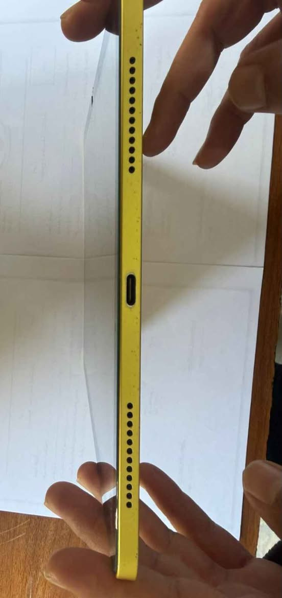 سلام عليكم ايباد 10 للبيع او مراوس
مبدل كلاسه اصليه والبصمه واكعه بس زر الهوم شغال سعر 250 قفل
مكاني بغداد مامتواجد ع فيس 
رقمي *********** بغداد, العراق
